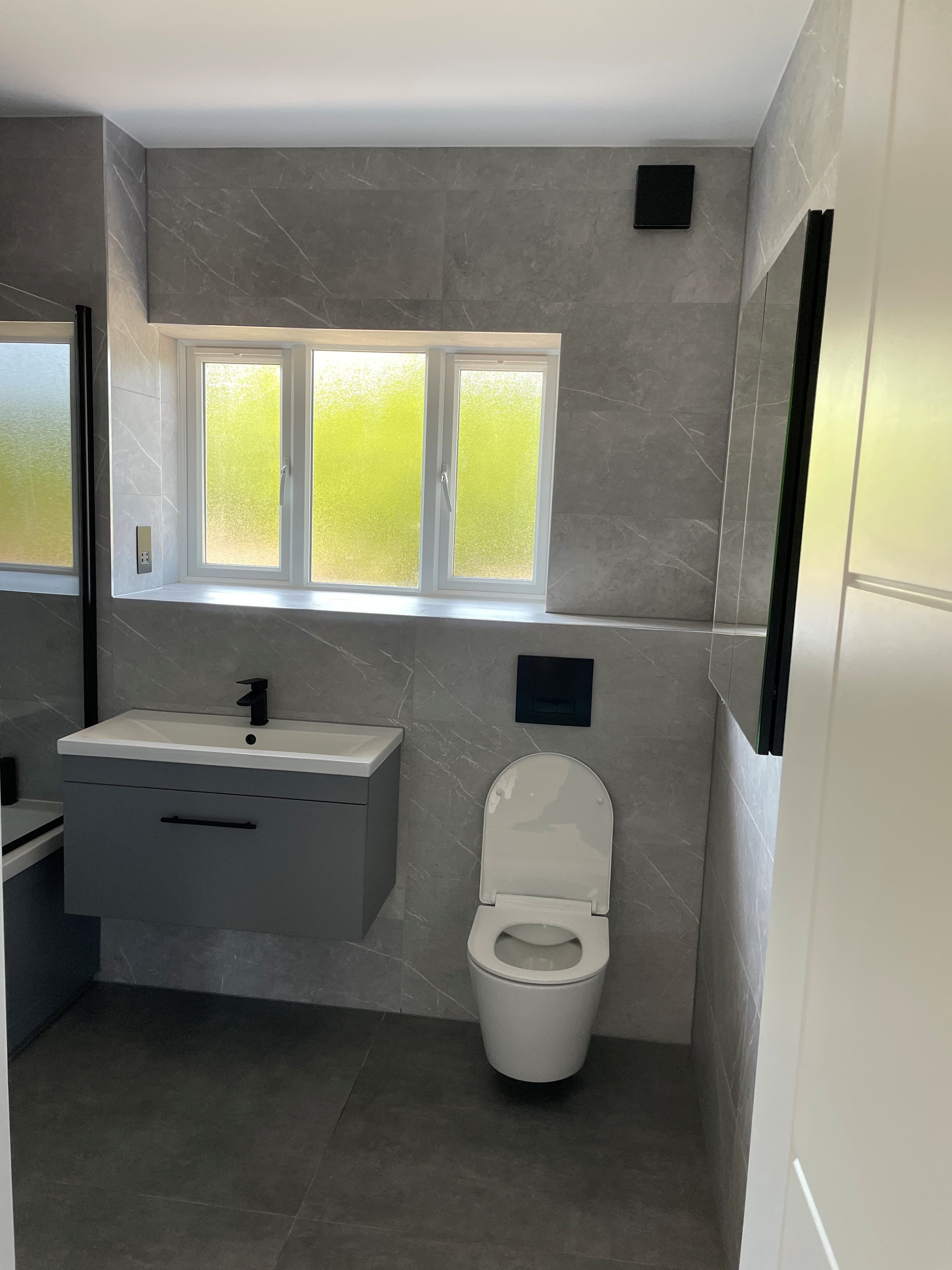 Caterham - 4 Bedroom New Build House gallery image 9